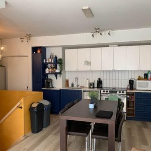 2299$, 3 ch., disponible maintenant, électros inclus / 3 br, available now, with appliances - Photo 2