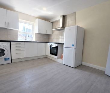 Bedsit, Lower Addiscombe Road, CR0 - Photo 4