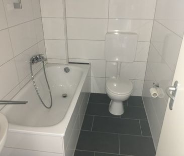 Wohnen im Herzen von Bergkamen, schöne 3 Zimmer Wohnung frei - Photo 2