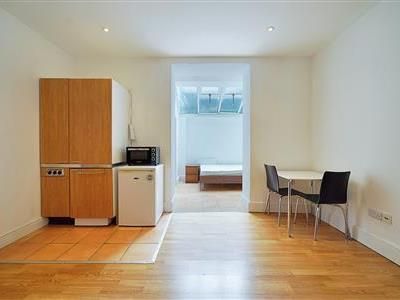 Southwell Gardens, SW7 - Photo 1