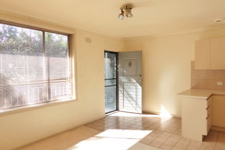 Brilliantly positioned! - Photo 5