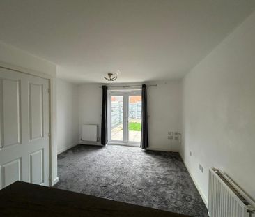 3 bedroom terraced house to rent - Photo 2