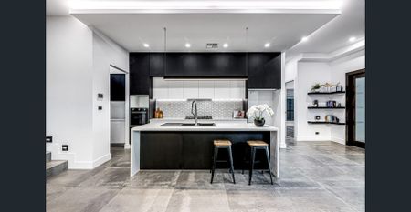 Modern Single Storey Family Home Walking distance to Riverbank Public School & The Ponds High School - Photo 3