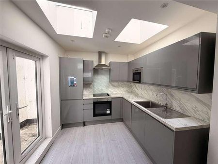 Basement Flat, Harrow Road, London, NW10 - Photo 4