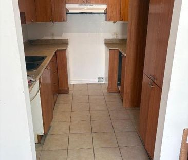 A Louer 5 1/2 sur 2etages mezzanine Duvernay E - Photo 4