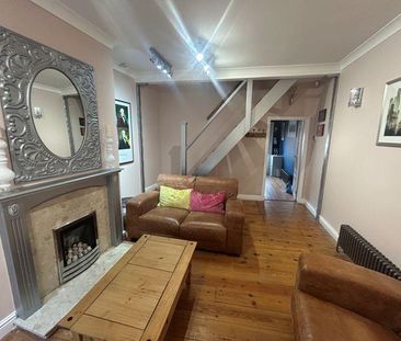 2 bedroom terraced house to rent - Photo 2