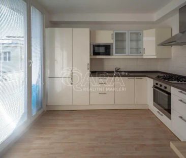 Byt 2+1 s balkony - Neratovice - Fotografie 6