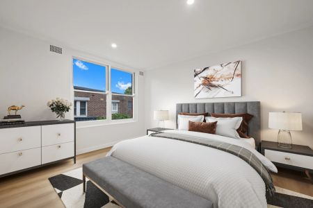 Renovated stylish apartment in convenient location - Photo 2