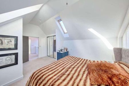 Langley Place, Guildford, Surrey, GU2 - Photo 3