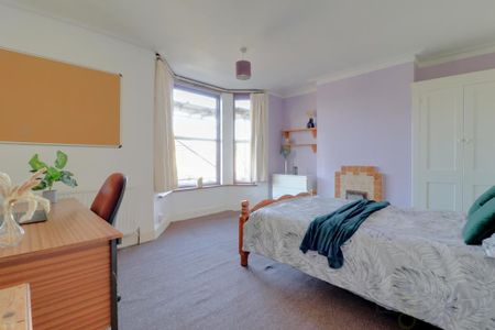 4 bedroom terraced house to rent - Photo 2