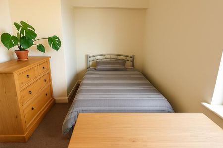 4 bedroom house to rent - Photo 3