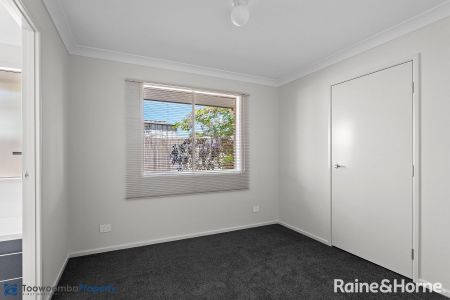 Modern Unit Close to the CBD! - Photo 2