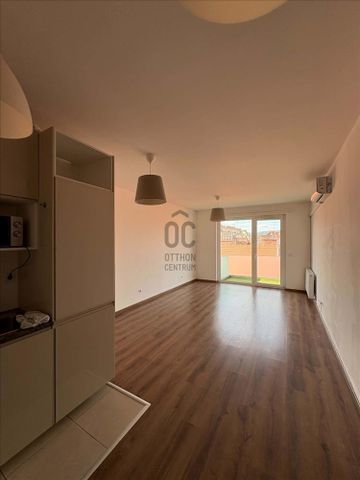 Kiadó jó állapotú lakás - Budapest VI. kerület - Photo 2