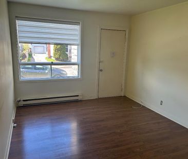 GRAND 4 1/2 ENSOLEILLÉ & LUMINEUX — 2 CHAMBRES — TROIS-RIVIÈRES — 1... - Photo 2