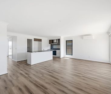 Brand new family home! - Photo 1