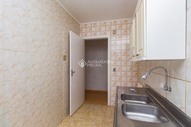 Apartamento com 2 quartos e 65m² para alugar em Passo da Areia, Porto Alegre. - Foto 1