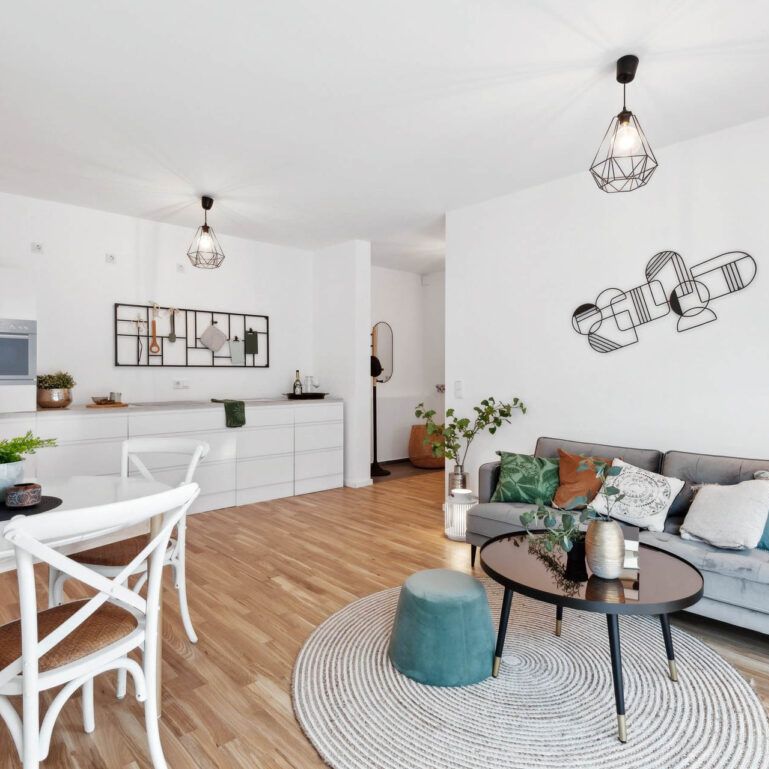 Wohntraum im Grünen: Moderne Dachgeschosswohnung mit Balkon - Photo 1