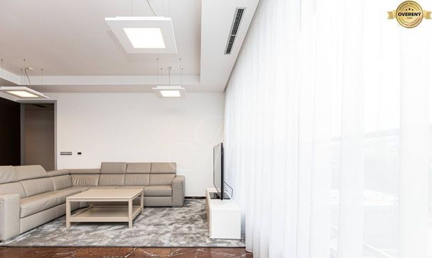 METROPOLITAN │Nadštandartný 3i byt s parkovaním v Starom meste - Photo 1