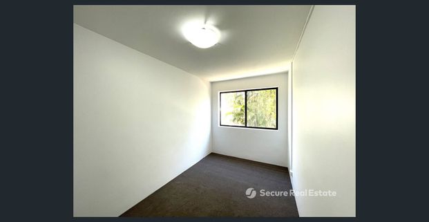 Unit in Prime Taringa Location! - Photo 1