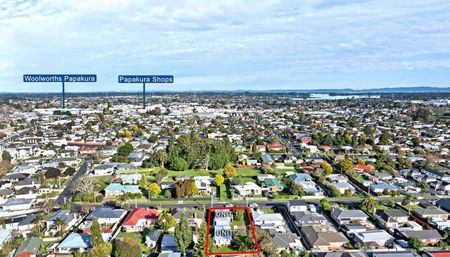 Charming 2BR Home with big backyard - Photo 2