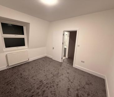 3 Bed Flat, Bromley Road, E10 - Photo 3