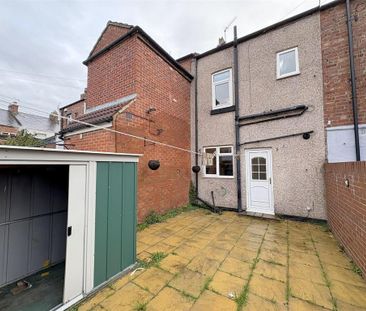 3 bedroom terraced house to rent - Photo 2