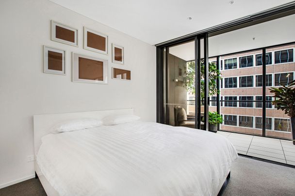 A Gorgeous, Executively Styled Inner City One Bedroom Apartment - Photo 1