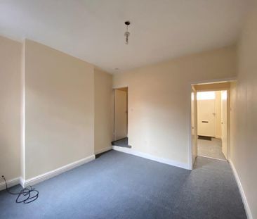 2 bedroom house to rent Plant Street, ST3 - Photo 4