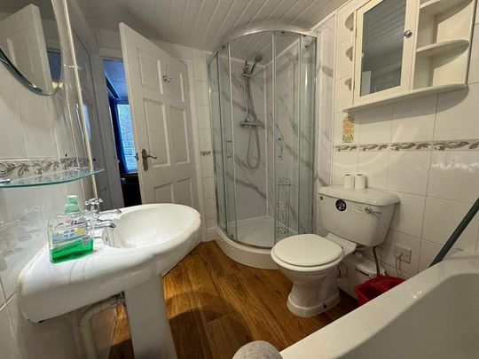 1 bedroom houseboat to rent - Photo 1