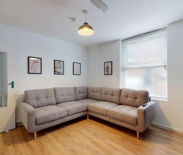 5 bedroom flat to rent - Photo 1