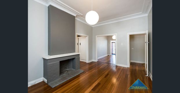 CHIC CITY LIVING - convenience at every turn! - Photo 1