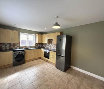 3 bedroom semi-detached house to rent - Photo 1