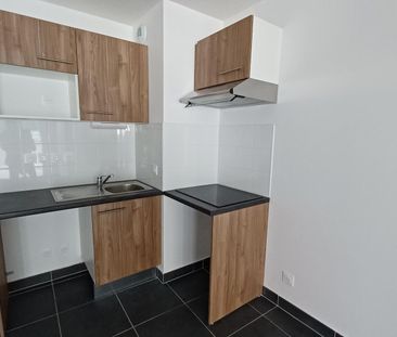 location Appartement T3 DE 57.2m² À NIMES - Photo 2
