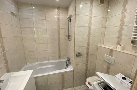 ŚLĄSKIE, Bielsko-Biała m., Bielsko-Biała, Osiedle Złote Łany - Zdjęcie 4