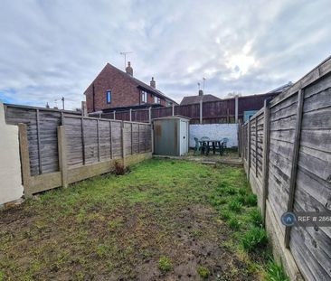 3 bedroom terraced house to rent - Photo 5