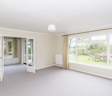 3 bedroom detached bungalow to rent - Photo 2