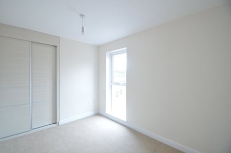 Augustine Apartment, Hawker Drive, Addlestone, KT15 - Photo 3