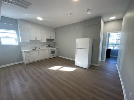 For Lease - 9 Wellington Street Unit# C, Aurora, Ontario - Photo 3
