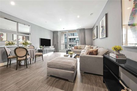 Exceptionally spacious two-bedroom apartment within this attractive and well-maintained portered development. - Photo 3