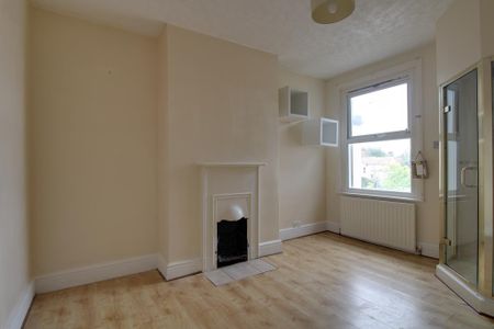 4 bedroom maisonette to rent - Photo 2
