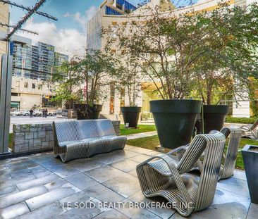 Quantum North Tower Lofts , #1502 Room - Photo 3