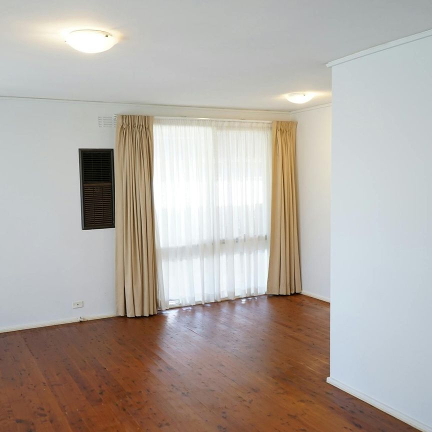 5 Bedroom Family Home! - Photo 1