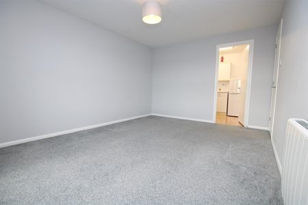 1 bed Flat for let - Photo 3