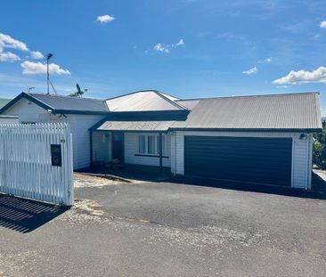Family living on Forest Lake - Photo 5
