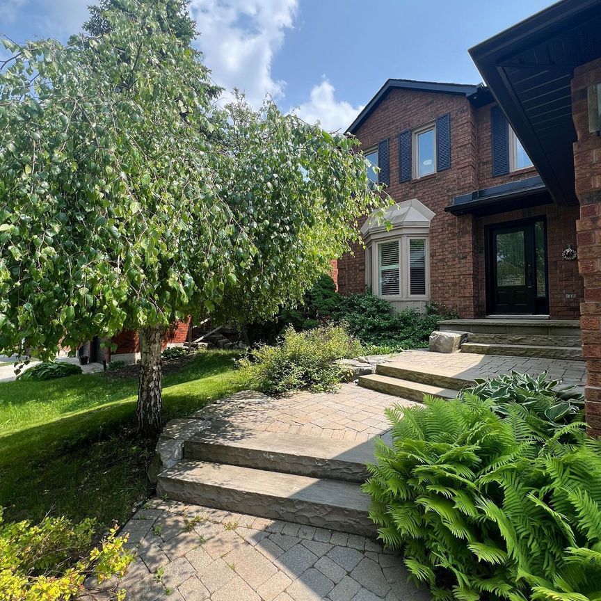 For Lease - 9 Chadburn Crescent Unit# Upper Level, Aurora, Ontario - Photo 2