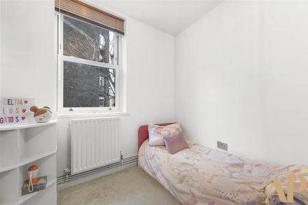 Battersea Church Road, London - Photo 5