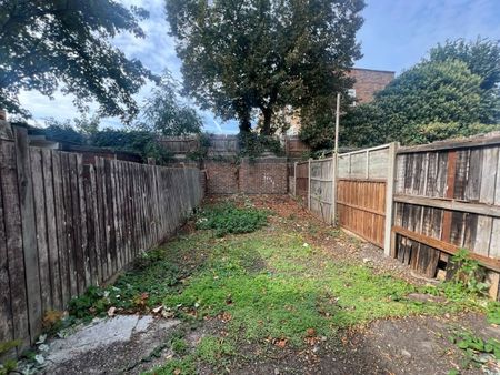 Studio Flat, Dawlish Road, N17 - Photo 4