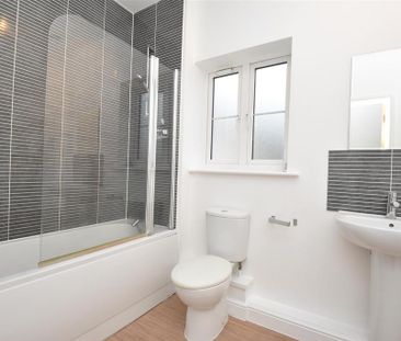 2 bedroom flat to rent - Photo 6