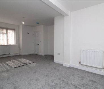 Clyfford Road, Ruislip, HA4 6PS - Photo 2