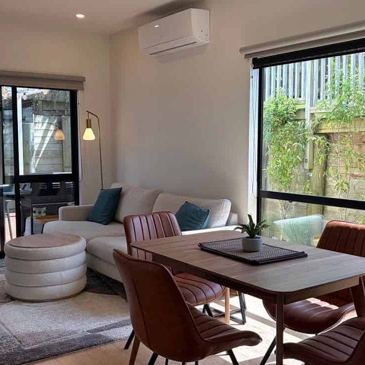 Modern 2-Bedroom Townhouse with Sea Views - Photo 1